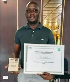  ?? ?? The Herald’s Kariba Bureau Chief Walter Nyamukondi­wa scooped the Best Gender and the Environmen­t Story award at the 24th Edition of the Environmen­t Reporter of the Year Awards ceremony held in Harare on Tuesday night.