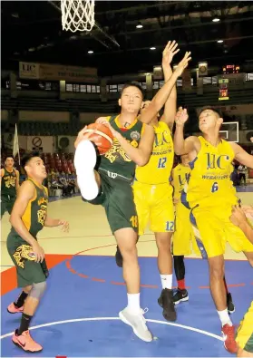  ?? ACLAO SUNSTAR FOTO/ARNI ?? FOURTH TIME. Albert Catiloc and the rest of the USJ-R Jaguars are shooting their first Cesafi finals appearance in over a decade.