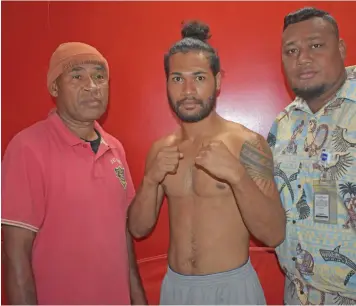  ?? Photo: Shratika Naidu ?? From left: John Vincent, Rakuro Daunivavan­a and Manoa Raika in Labasa on October 5, 2018.