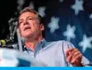  ??  ?? CLEAR LAKE, Iowa: In this file photo taken on Aug 9, 2019 Democratic presidenti­al hopeful Montana Governor Steve Bullock speaks at the Wing Ding Dinner. — AFP