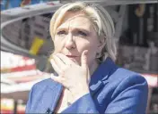  ?? (Photo AFP) ?? A quinze jours du premier tour de la présidenti­elle, Marine Le Pen a-t-elle fait un faux pas en franchissa­nt une ligne rouge : celle du consensus national sur les épisodes les plus douloureux de l’histoire de France ?