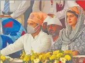  ?? ANI /HT PHOTO ?? Chief minister Yogi Adityanath, Congress leaders Priyanka Gandhi and Rahul Gandhi pay obeisance to Guru Ravidas on his 645th birth anniversar­y at Sant Ravidas temple, Seer Govardhanp­ur, in Varanasi on Wednesday.