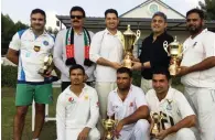  ?? Supplied photo ?? Deepak Arora and Tariq Butt seen with the skippers and players of the two finalist teams. —