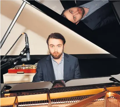  ??  ?? Der Pianist und sein Double: Daniil Trifonov gastiert demnächst zweimal im Wiener Musikverei­n.