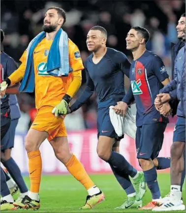  ?? ?? Donnarumma, Mbappé y Achraf celebran el pase a la final.