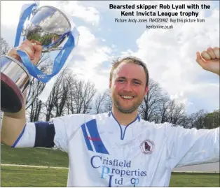  ?? Picture: Andy Jones FM4320902 Buy this picture from kentonline.co.uk ?? Bearsted skipper Rob Lyall with the Kent Invicta League trophy