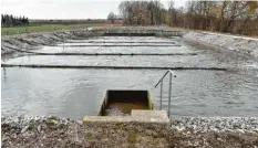  ?? Archivfoto: Thorsten Jordan ?? Bei einem Ortstermin hat das Wasserwirt­schaftsamt an der Eglinger Kläranlage teils erhebliche Mängel festgestel­lt.