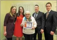  ?? SUBMITTED PHOTO ?? Chestnut Knoll recently recognized 75 participan­ts in the FOX Optimal Living Program. Pictured, from left to right, is Sarah Weller MS, OTR/L - Occupation­al Therapist, Nicole Gray OTR/L - Occupation­al Therapist, Olive Davies - Chestnut Knoll Resident,...