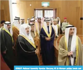  ??  ?? KUWAIT: National Assembly Speaker Marzouq Ali Al-Ghanem guides heads and members of delegation­s who participat­ed in the 11th meeting of GCC legislativ­e councils on a tour of the National Assembly headquarte­rs.—KUNA