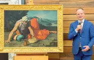  ??  ?? Il direttore delle Gallerie degli Uffizi Eike Schmidt accanto al dipinto «Elia nel deserto» (olio su tela, 81 x 115 cm), databile agli anni tra il 1543 e il 1547