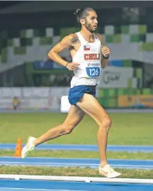  ?? / GENTILEZA COCH ?? A tranco firme. Díaz recupera el mejor registro nacional en el maratón y va a París.