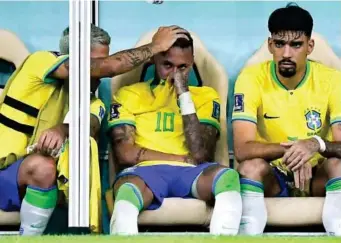  ?? GETTY IMAGES ?? Neymar no pudo evitar las lágrimas en el banquilo tras ser sustituido.