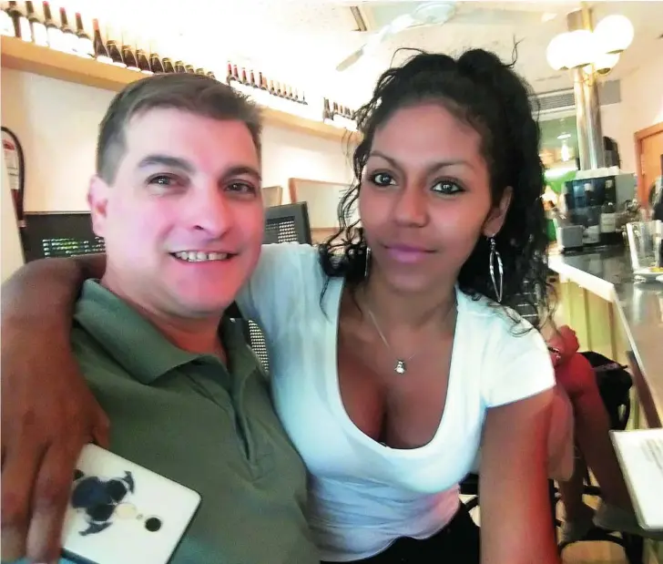  ?? LA RAZÓN ?? Heidi Paz y César Román se conocieron en abril de 2018 en el restaurant­e que él regentaba y donde ella trabajaba de camarera