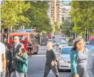  ??  ?? Councillor Chris Darby is among Auckland councillor­s that support removing short-term parking bays on Queen St (left), due to potential health effects caused by vehicle emissions.