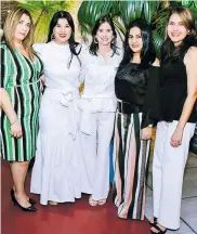  ??  ?? Verónica De la Rosa, Mariela Chaves, Jeny Rojas, Liliana Vergara y Gray Sarmiento.