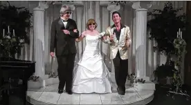  ?? AP ?? David Allen Turpin (left) and his wife, Louise Anna Turpin (center) celebrate a renewal of their wedding vows with Elvis impersonat­or Kent Ripley in Las Vegas. The couple were charged with torture, child abuse, dependent adult abuse and false...