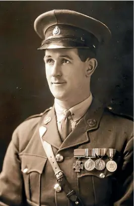  ?? PHOTO: SUPPLIED ?? Studio photo of Leslie Andrew wearing his Victoria Cross, 1927.