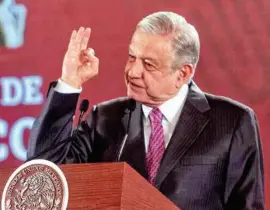  ??  ?? POSTURA. El presidente López Obrador, ayer en su conferenci­a mañanera.