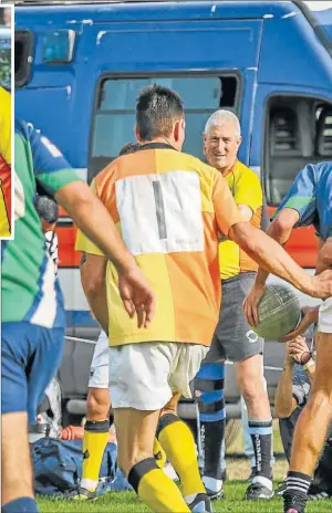  ??  ?? CUSTODIADO­S. Salen a jugar 20 de los 45 presos que entrenan en el penal.