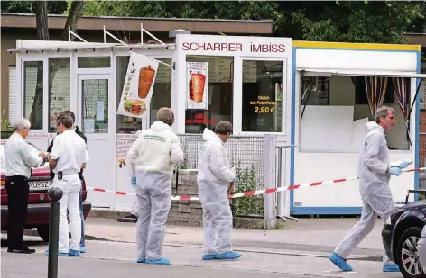  ?? FOTO: DPA ?? Hier wurde Ismail Yasar mutmaßlich von Uwe Mundlos und Uwe Böhnhardt ermordet: vor seinem Döner-Imbiss in Nürnberg.