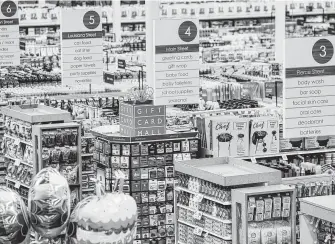  ?? Elizabeth Conley / Staff file photo ?? Randalls captures less than 4 percent of the grocery market share in Houston, while H-E-B, Kroger and Walmart have about a quarter each, according to a grocery industry research firm.