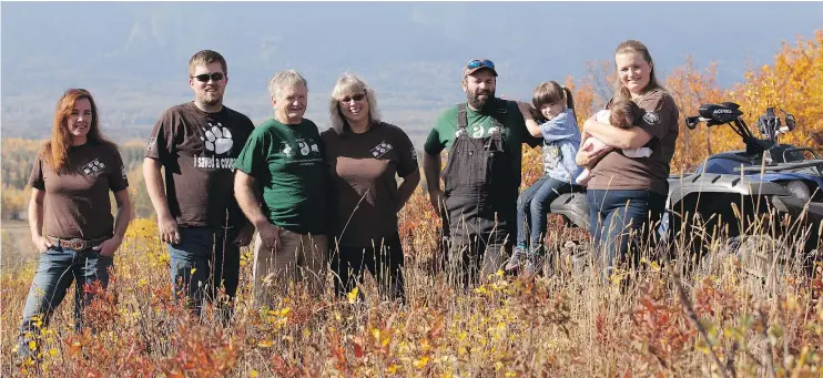  ?? — OMNIFILM ENTERTAINM­ENT FILES ?? The core team that runs the Northern Lights Wildlife Society in Smithers is, left to right, Kim Gruijs, Michael Langen, shelter co-founders Peter and Angelika Langen, their sonin-law Shawn Landry, and their daughter, Tanja Landry, pictured with...