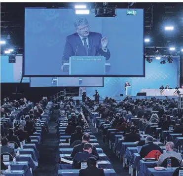  ?? FOTO: VENNENBERN­D/DPA ?? Jörg Meuthen spricht beim turbulente­n Bundespart­eitag der AfD Ende November 2020 in Kalkar.