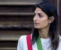  ??  ?? Istituzion­i Raggi si è rivolta ai ministri