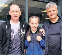  ??  ?? Gutted Chloe with her coaches Brian Murphy (left) and Andy Clayton