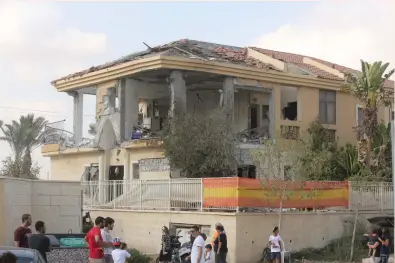  ?? (Marc Israel Sellem/The Jerusalem Post) ?? THE HOUSE in Beersheba that was hit by a rocket fired from the Gaza Strip yesterday.