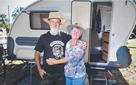  ?? Picture: MATT TAYLOR ?? CHOICE: Bill Lloyd with partner Debbie Kleczar outside their caravan.