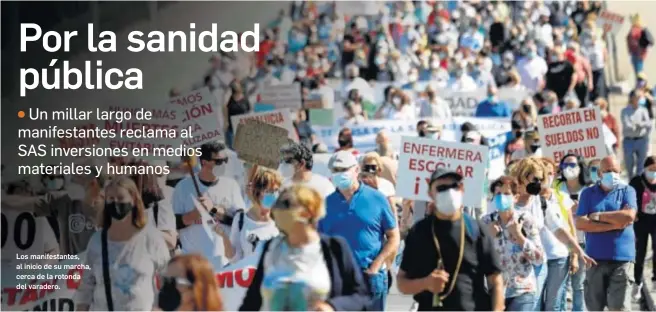  ?? M.C.I.C. ?? Los manifestan­tes, al inicio de su marcha, cerca de la rotonda del varadero.