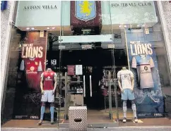  ??  ?? > The Aston Villa club shop in New Street has closed