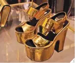  ??  ?? 3 1. La boutique se encuentra en Saks Fifth Avenue México. 2. Ida Simonsen durante la presentaci­ón de la nueva colección. 3. El calzado muestra los colores de temporada.