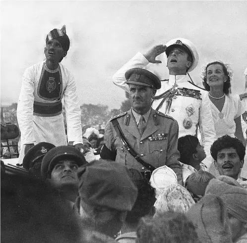  ??  ?? Mohammed Ali Jinnah, left. Muslims pack trains in Amritsar as they flee to Pakistan in October 1947 Getty Images; AFP