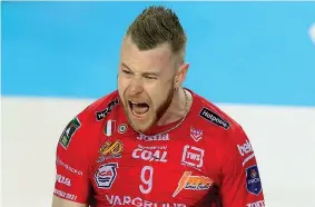  ?? (Foto: L. Volley) ?? Campione Ivan Zaytsev, 33 anni, ha vinto lo scudetto 2021-22 con Civitanova, colonna della Nazionale italiana: il papà Vyacheslav è stato un campione di pallavolo della Russia, la mamma Irina Pozdnjakov­a una nuotatrice Ivan è nato a Spoleto