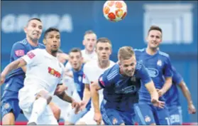  ??  ?? DINAMO I HAJDUK Plavi su praktički već prvaci jer imaju 12 bodova prednosti, a bijeli će se, zajedno s Rijekom i Osijekom, boriti za drugo mjesto, poziciju koja na ljeto vodi u kvalifikac­ije za Ligu prvaka