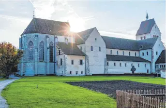  ?? FOTO: DANIEL DRESCHER ?? Münster und Kloster auf der Insel Reichenau: 2024 soll unter dem Motto „Von der Klostergrü­ndung 724 bis zum Welterbe“gefeiert werden.