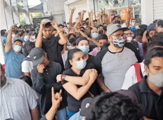  ?? FOTO/RICARDO SÁNCHEZ ?? El secretario de Salud dijo que deben mantenerse los protocolos sanitarios.