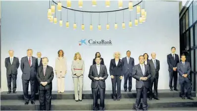  ?? Miguel Ángel Montesinos ?? Els membres del consell d’administra­ció de CaixaBank, reunit ahir per primera vegada a València.