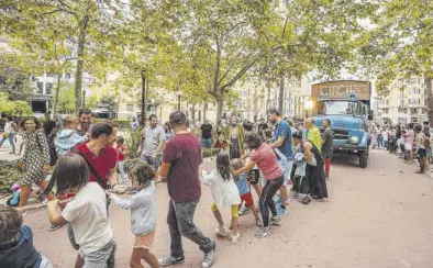  ?? MEDITERRÁN­EO ?? El Passadís de les Arts del parque Ribalta se convirtió en uno de los epicentros de la actividad del MUT!.