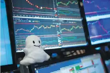  ??  ?? Snap’s shares opened at US$24 and traded as high as US$26.05 apiece Thursday in New York, with total volume of more than 216 million shares.