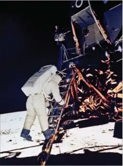  ?? FOTO: NEIL ARMSTRONG/AP ?? ’Buzz’ Aldrin traeder ud på månen 20. juli 1969. Billedet er taget af Neil Armstrong.