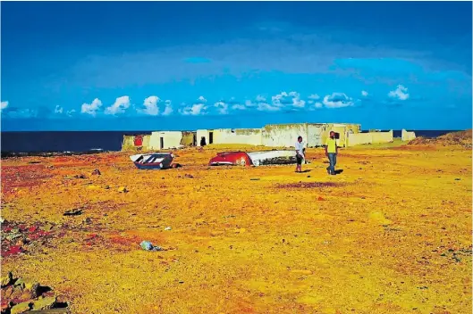  ??  ?? Las posibilida­des del formato. En lugar de la muerte del cine, Godard considera que lo digital posibilita trabajar la imagen como una paleta de colores.