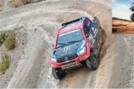  ??  ?? Eduard Nikolaev, ganador en camiones con Kamaz. Las Toyota Hilux de Nani Roma y Giniel De Villiers, cuarto y quinto espectivam­ente.