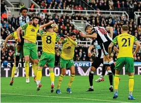  ?? GETTY IMAGES ?? Gift: Gilmour (No 8) handles to concede a penalty