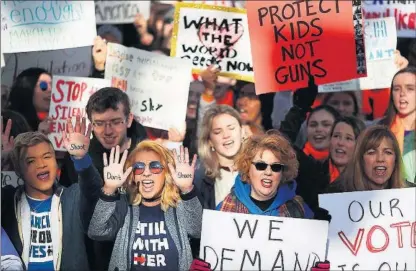  ?? / M. WILSON (AFP) ?? Participan­tes en la Marcha por Nuestras Vidas, ayer en Washington.