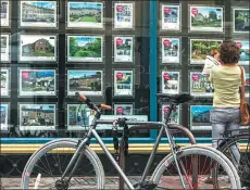  ?? JASON ALDEN / BLOOMBERG VIA GETTY IMAGES ?? A person would need to earn £186.66 per hour to afford a mortgage on a property in South Kensington.