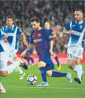  ?? FOTO: MANEL MONTILLA ?? Messi, una pesadilla para el Espanyol Otra exhibición del astro argentino