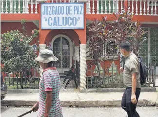  ??  ?? Demanda. Onil Guzmán seguirá proceso en prisión por acuchillar a su expareja.